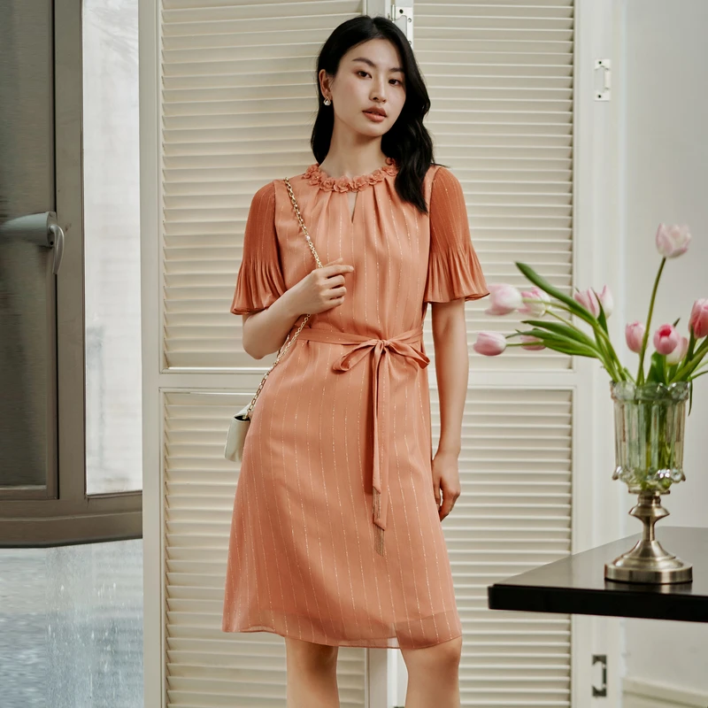 【粉丝专享】BuouBuou新品商场同款缩褶喇叭袖串珠连衣裙女BKCG385