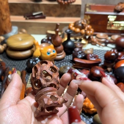 维腊木（绿檀）海*