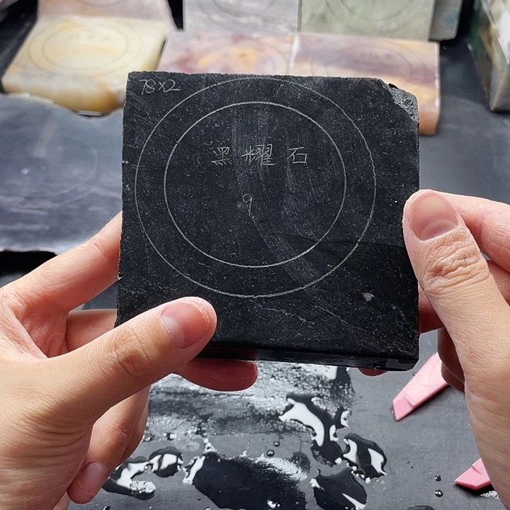 石英质玉未镶嵌手镯定制