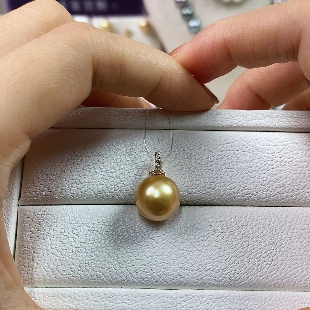 18K金镶嵌海水珍珠吊坠(不含链)12-13m南洋金珠吊坠（浓茶金品质）