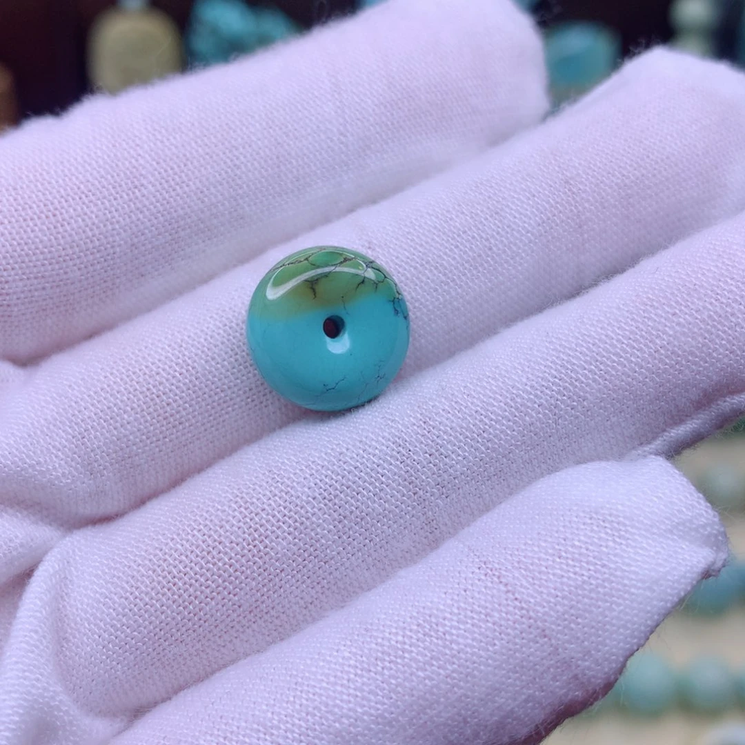 绿松石颈饰未镶嵌爷**色