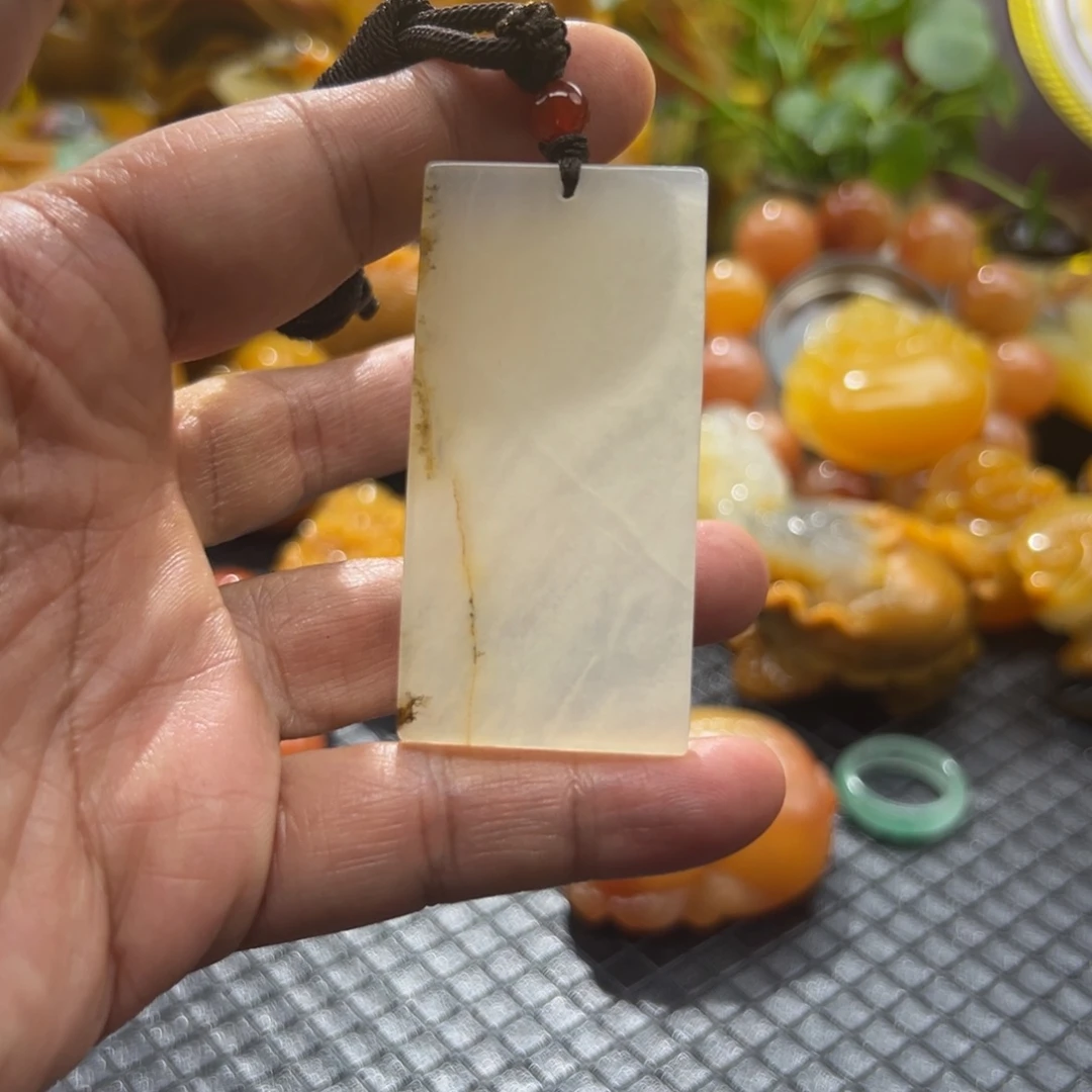 石英质玉未镶嵌颈饰