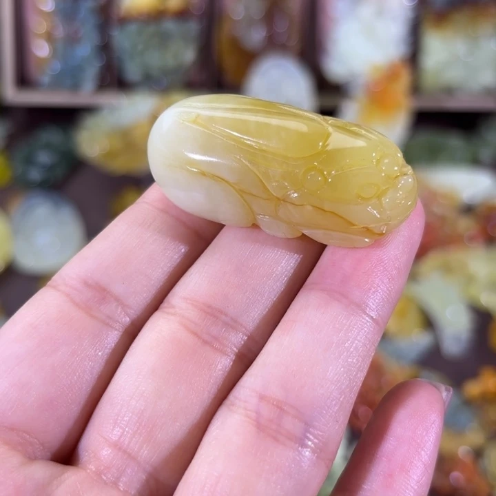 未镶嵌蛇纹石玉颈饰