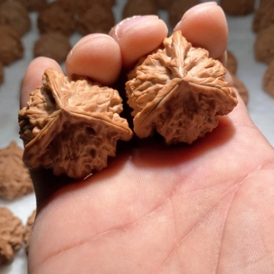 文玩核桃吊坠37三棱