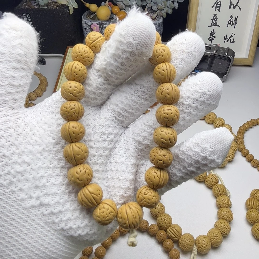 大叶紫檀（黑酸枝木类）