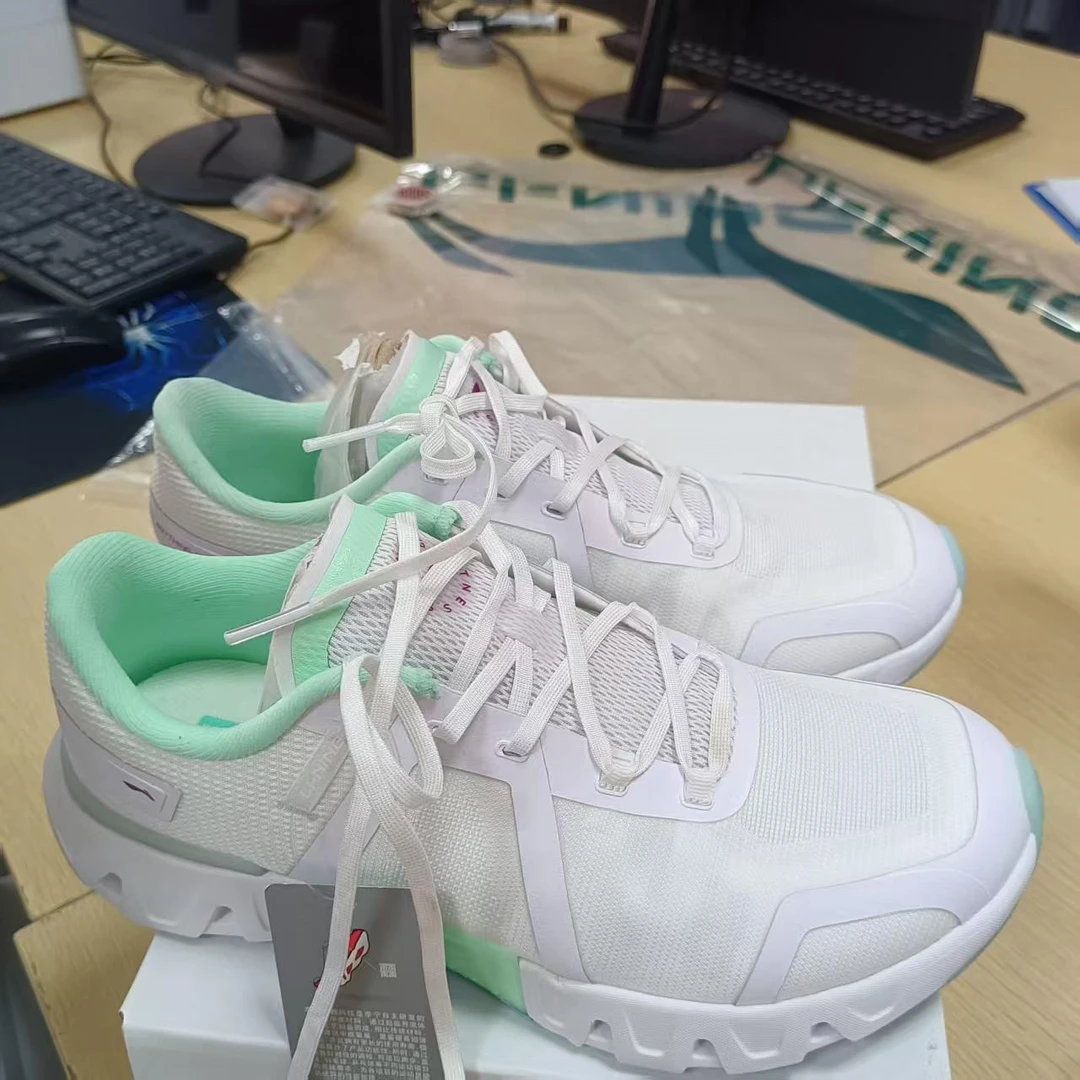 《B品以直播展示为准》左右脚面脏(X1326）李宁女子运动鞋AFVT004-17