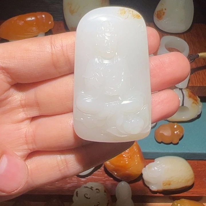 蓝***瑟颈饰未镶嵌和田玉