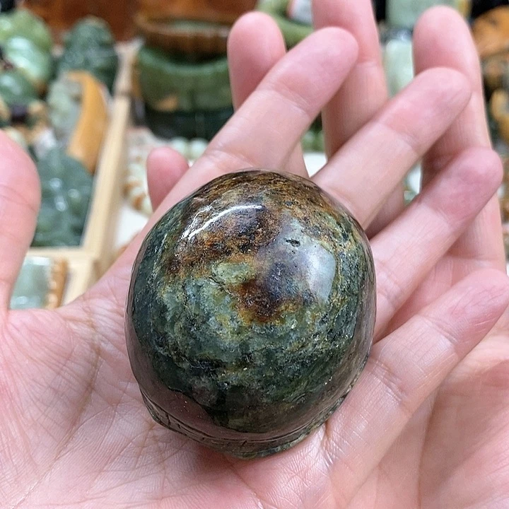 未镶嵌透闪石质玉挂件