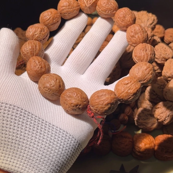 手串文玩核桃……60