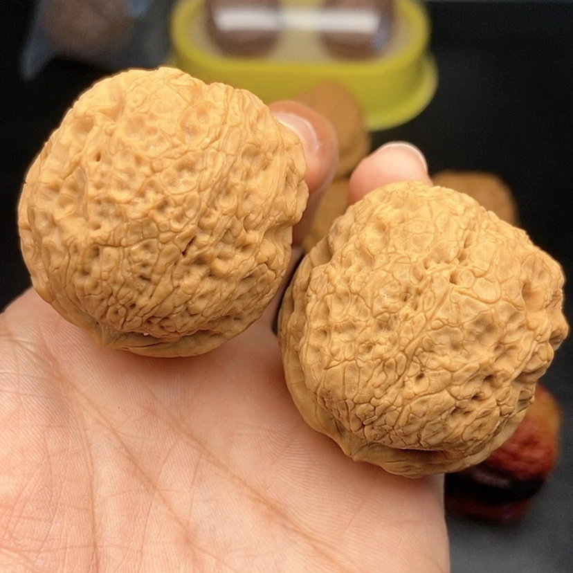 【闪购商品】把件文玩核桃42尺牡丹绣球57.7克