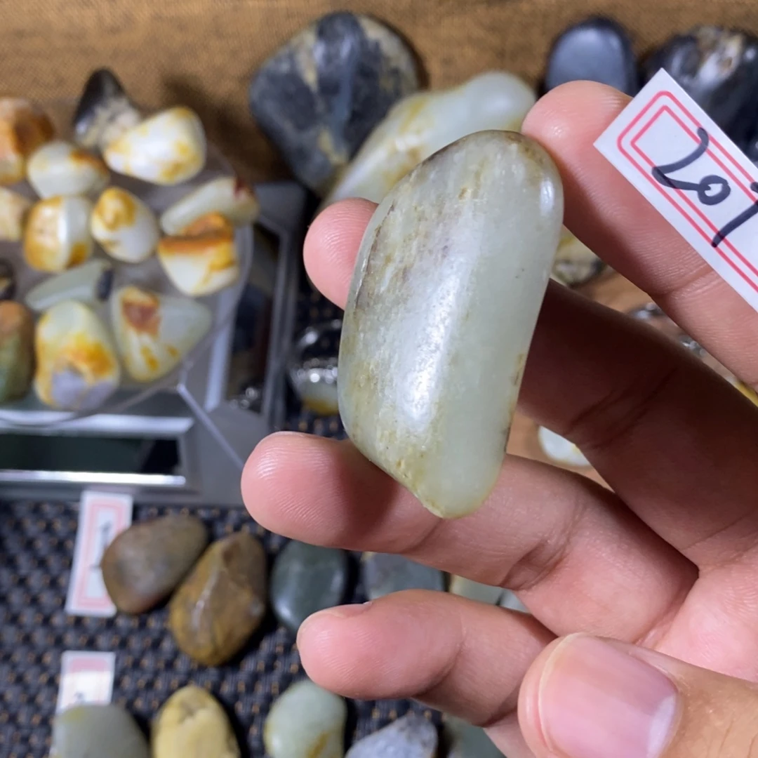 和田玉（糖玉）未镶嵌挂件