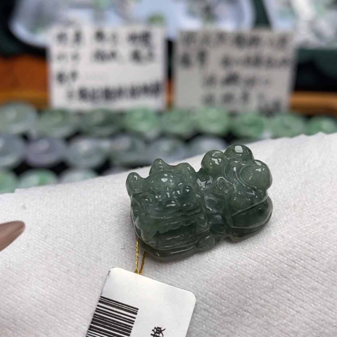 颈饰未镶嵌翡翠貔貅