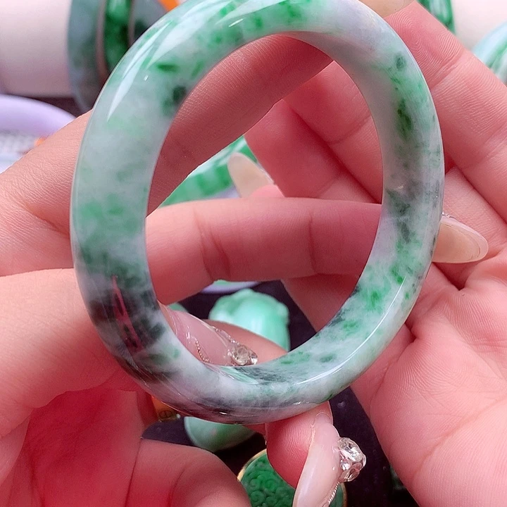 翡翠未镶嵌手镯翡翠手镯