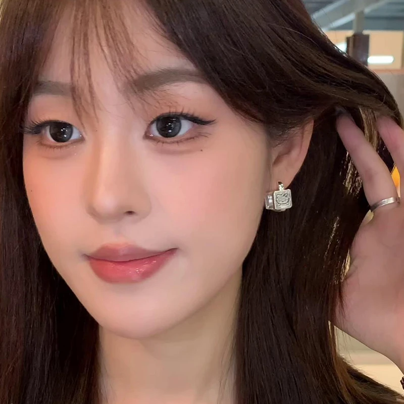 铜合金耳饰 银质Hello Kitty不对称耳钉 可爱少女风耳饰