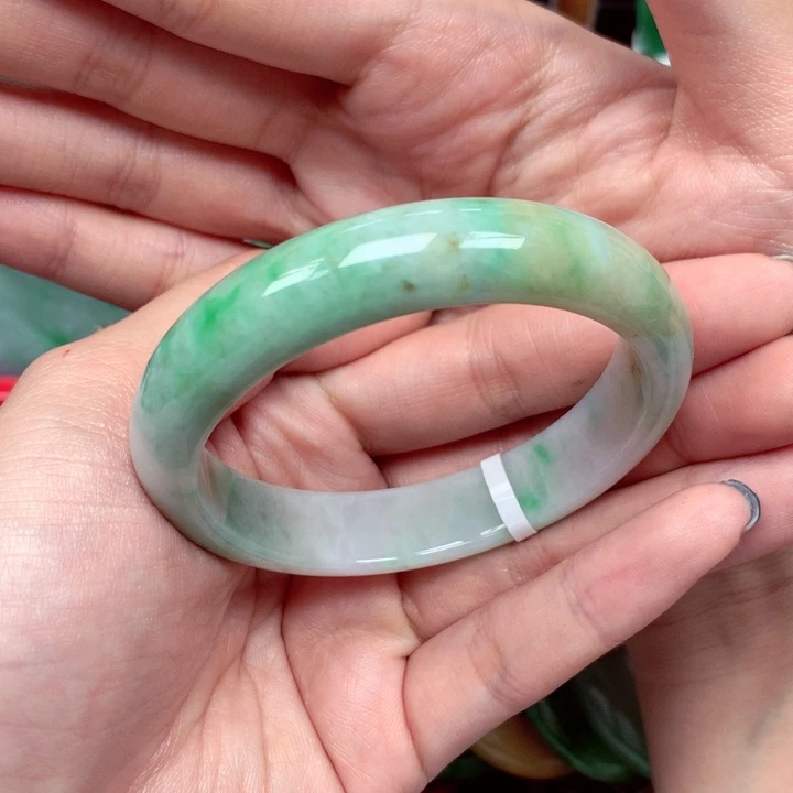 翡翠未镶嵌手镯翡翠