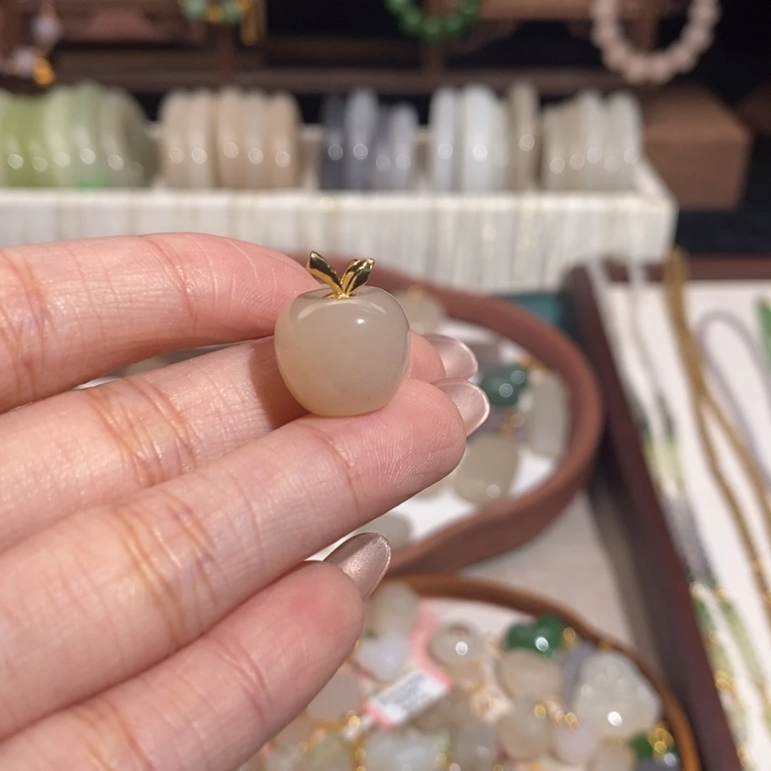 18K金镶嵌手链和田玉L*