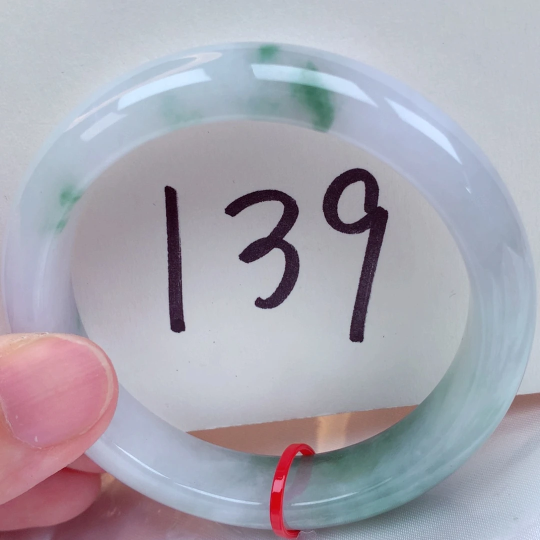 翡翠手镯未镶嵌翡翠