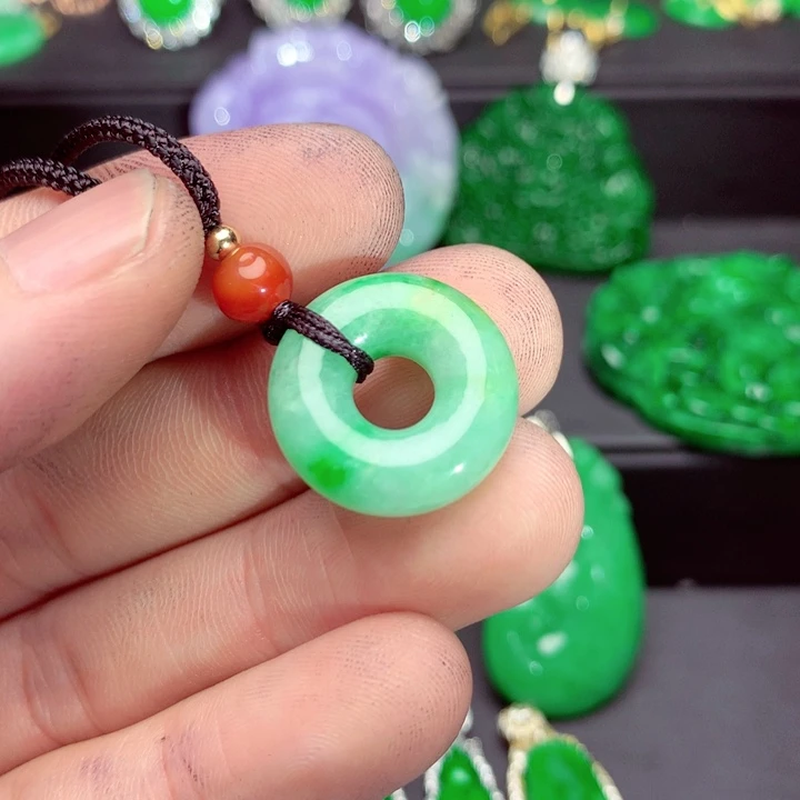 吊坠(不含链)未镶嵌翡翠