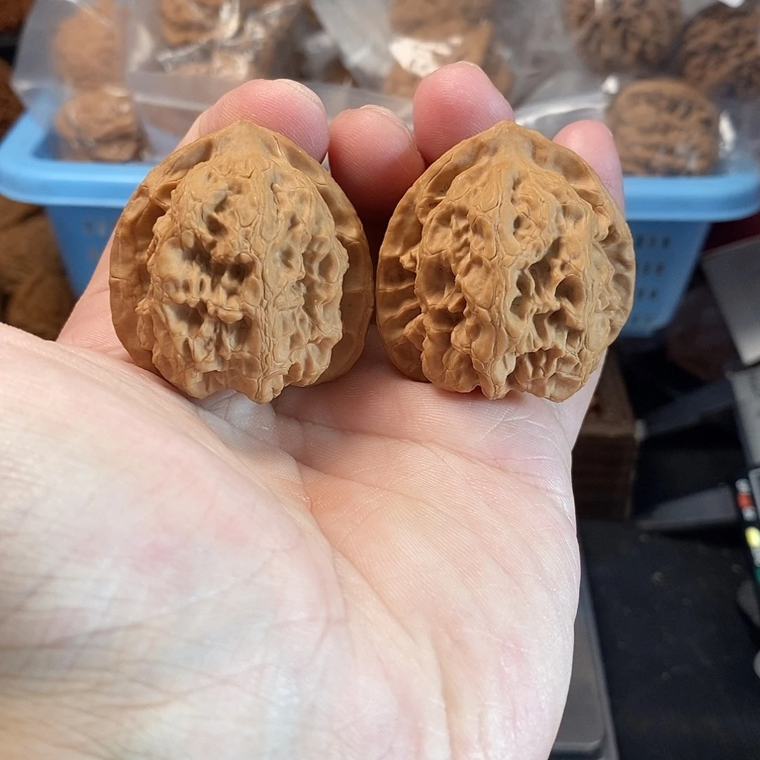 1文玩核桃梨木台39-213