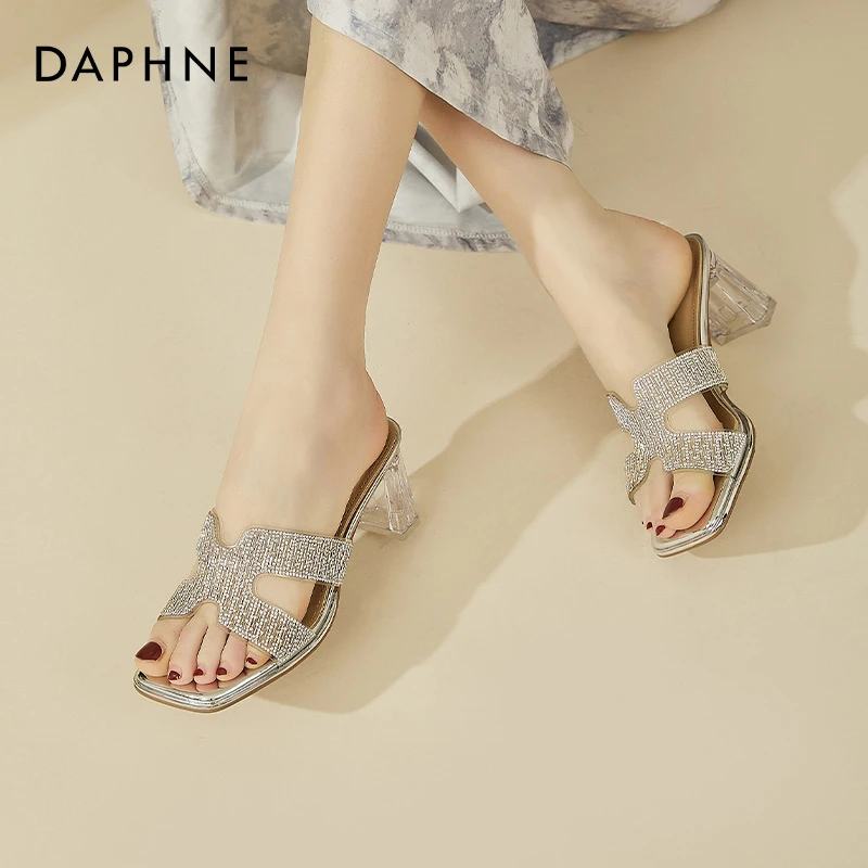 达芙妮粗跟一字拖鞋女鞋2025新款夏季不累脚高跟凉鞋方头外穿凉拖