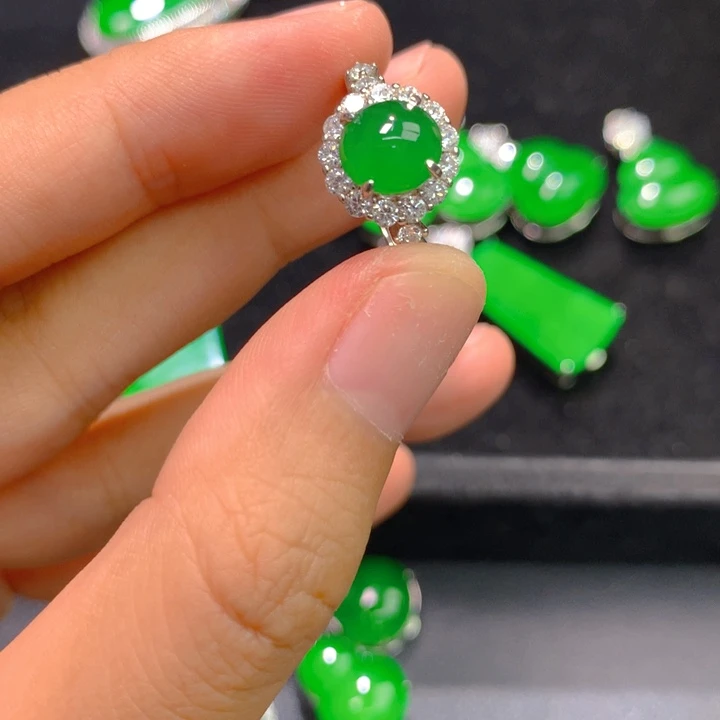 翡翠戒指银S925镶嵌一个