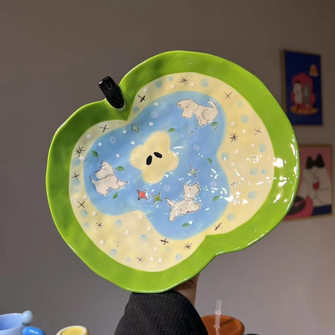 【嘟嘟好】绿苹果小狗盘子8英寸异形盘可爱手捏创意釉下彩陶瓷餐盘