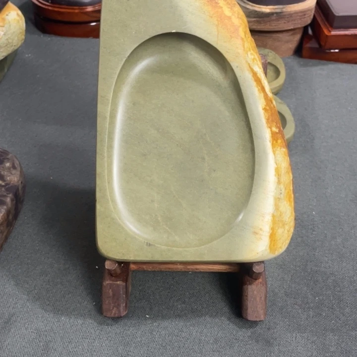 广东肇庆原石端砚