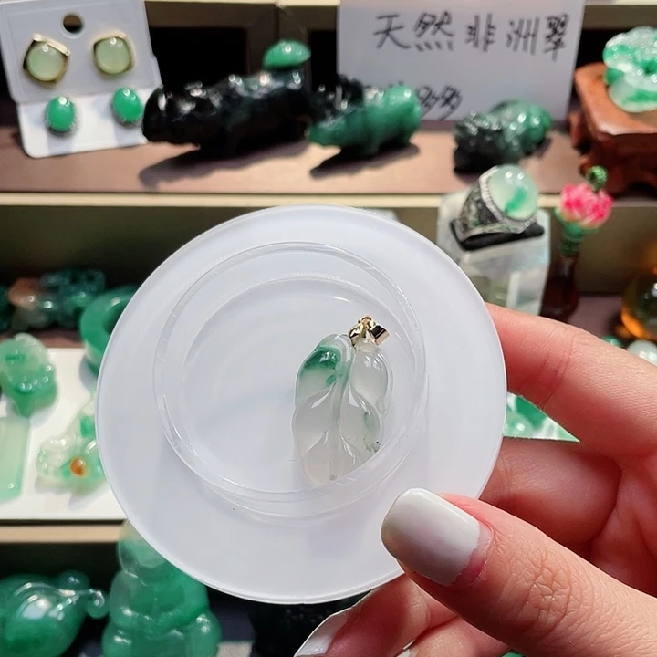 未镶嵌吊坠石英质玉
