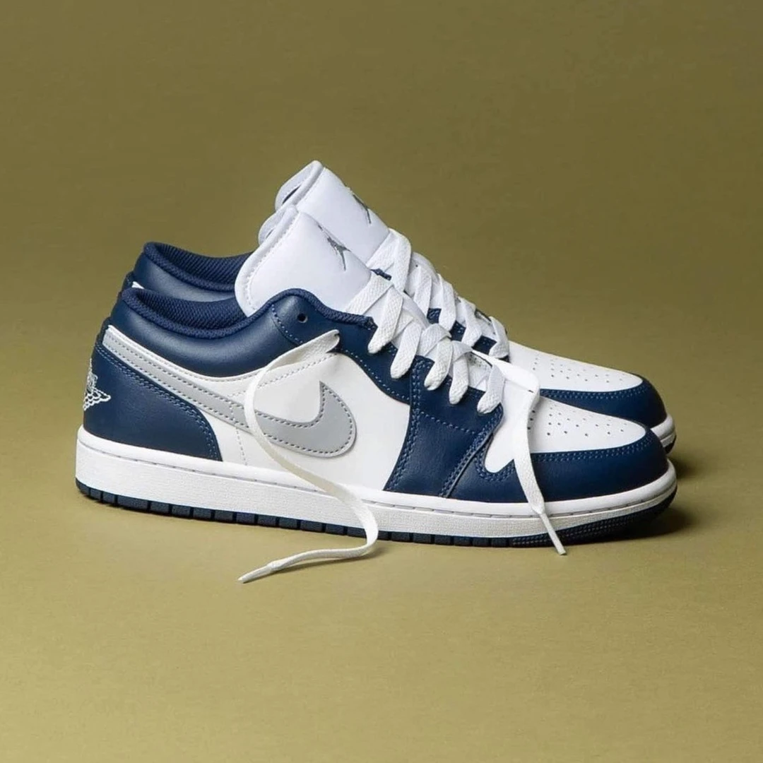 NIKE耐克 女款AIR Jordan 1 AJ1白蓝 低帮复古篮球鞋 553560-141