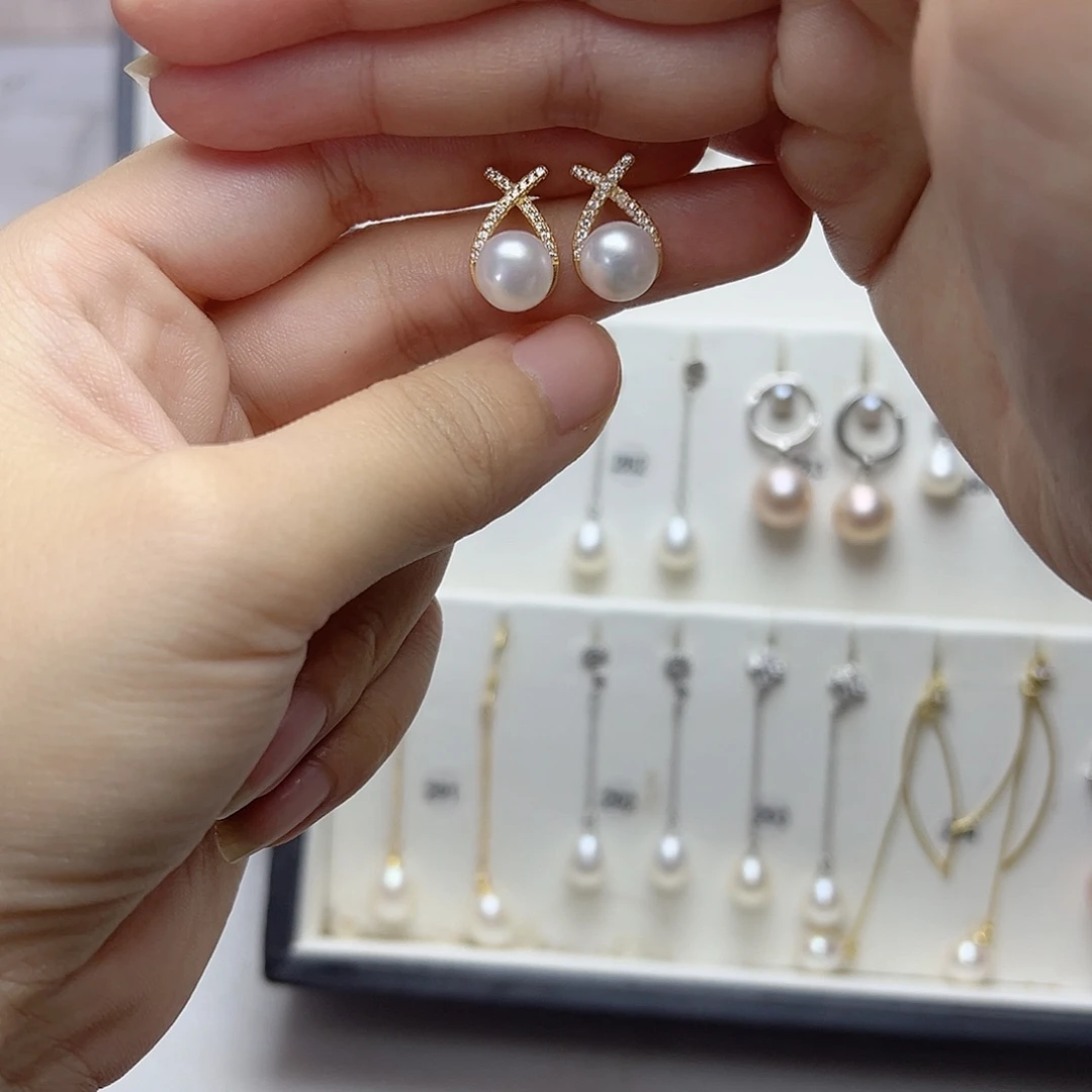 淡水珍珠银S925镶嵌耳饰