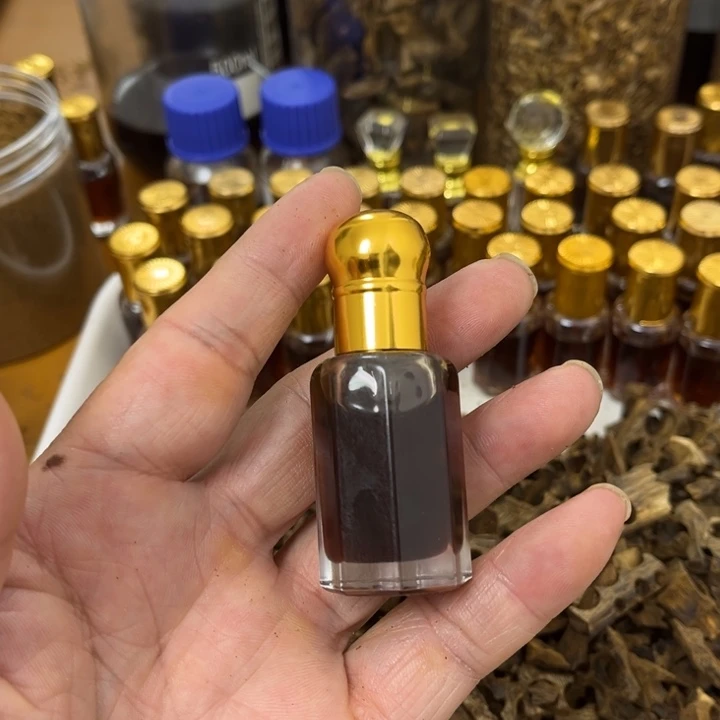 刘***人绿奇楠绿奇楠沉香精油10克黑奇精油