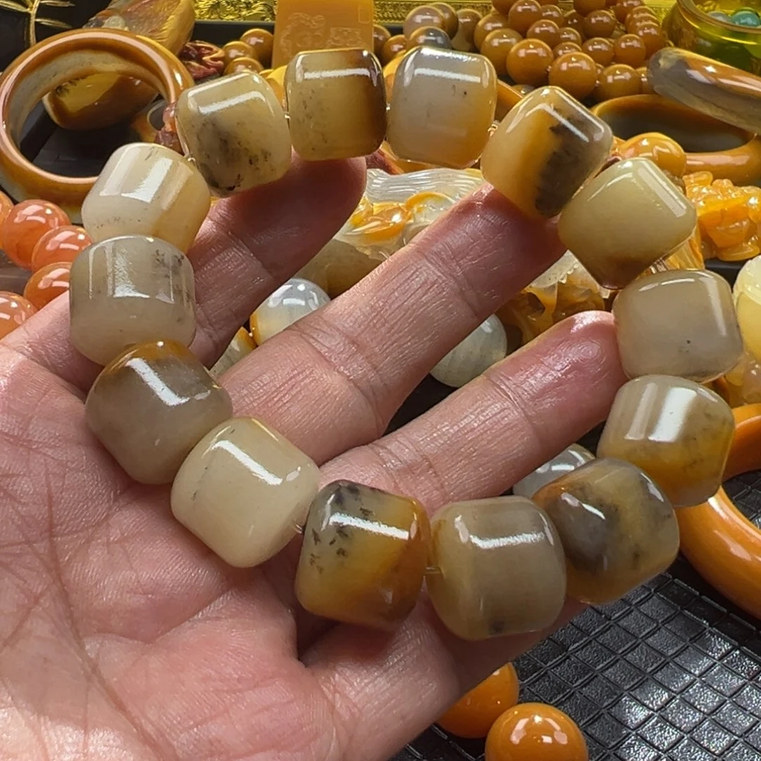 未镶嵌未镶嵌石英质玉