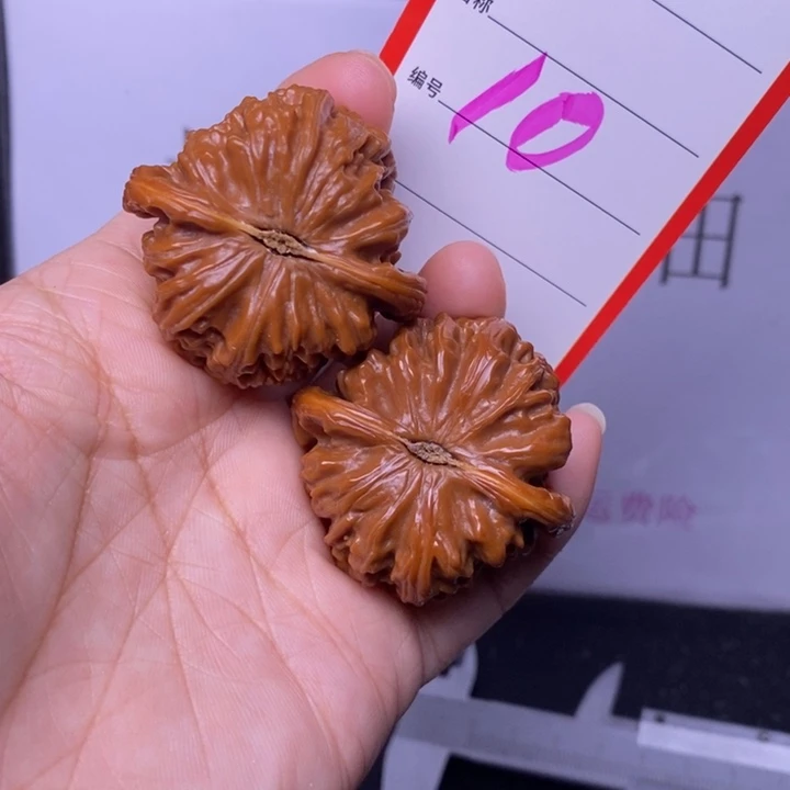 把件文玩核桃〈****鑫10，40白狮子