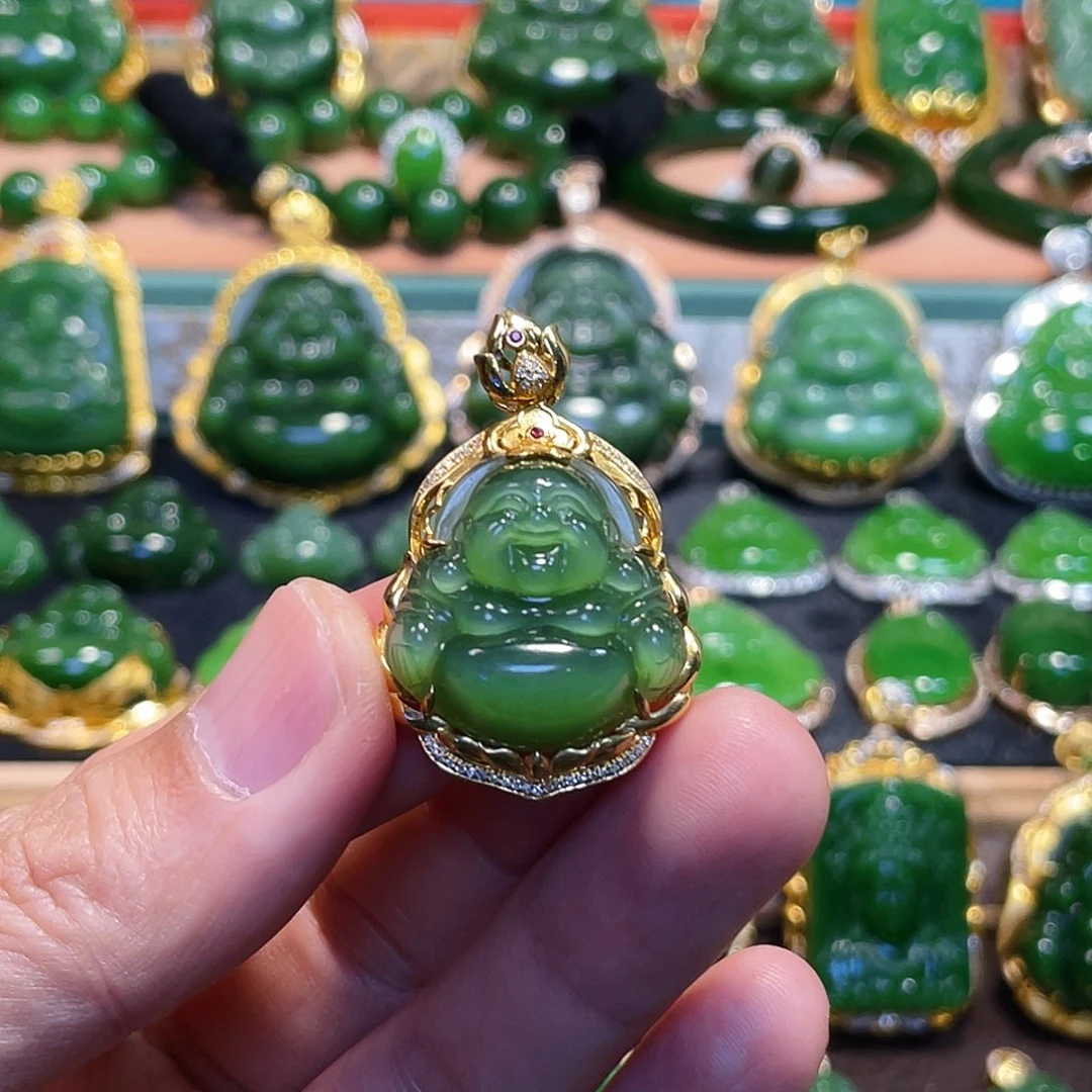 永***远和田玉（碧玉）18K金镶嵌颈饰23.7mm