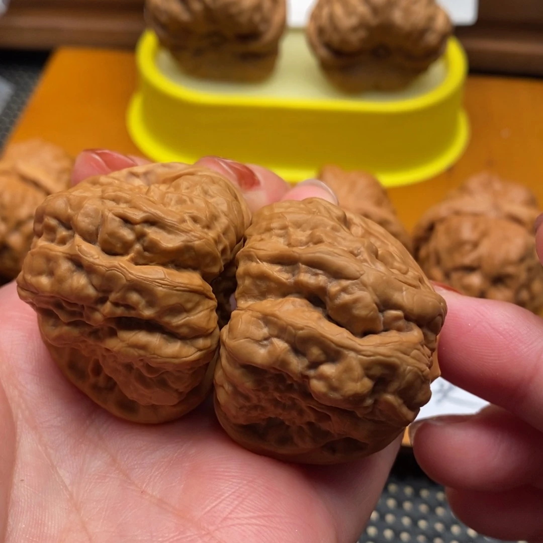 文玩核桃把件边40左右