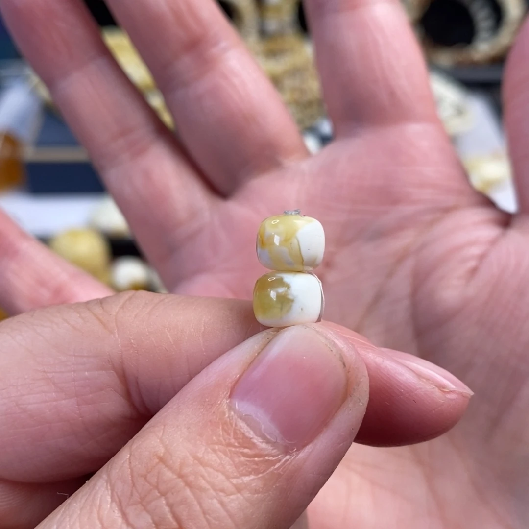 蜜蜡未镶嵌裸石金漆白溶洞老型对珠8