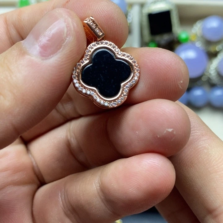 翡翠未镶嵌戒指四叶草