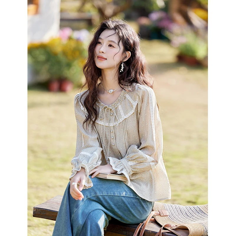 【年中大促】谜秀木耳边蕾丝小衫女2025春装荷叶边领口通勤温柔风上