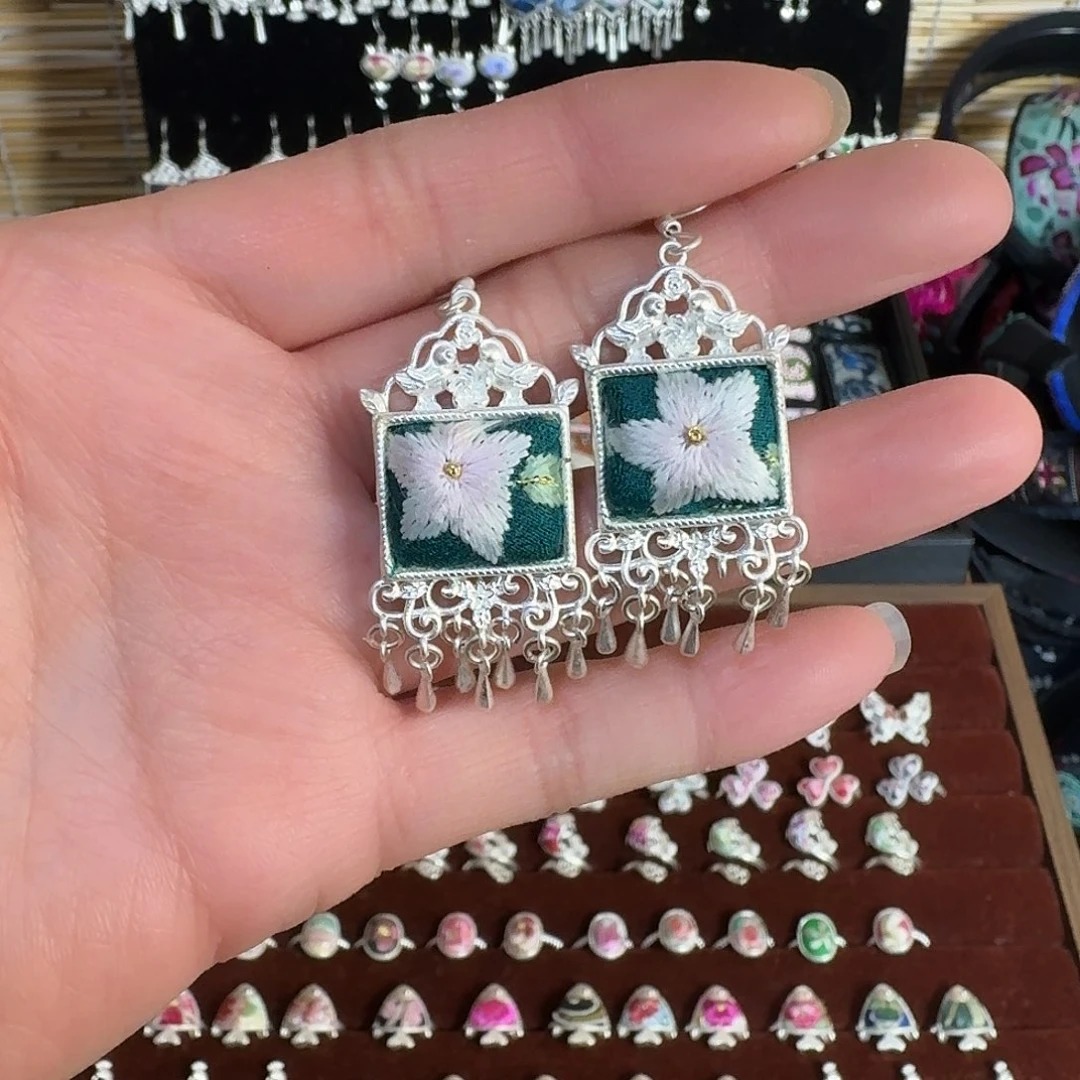 织绣民族风刺绣耳环