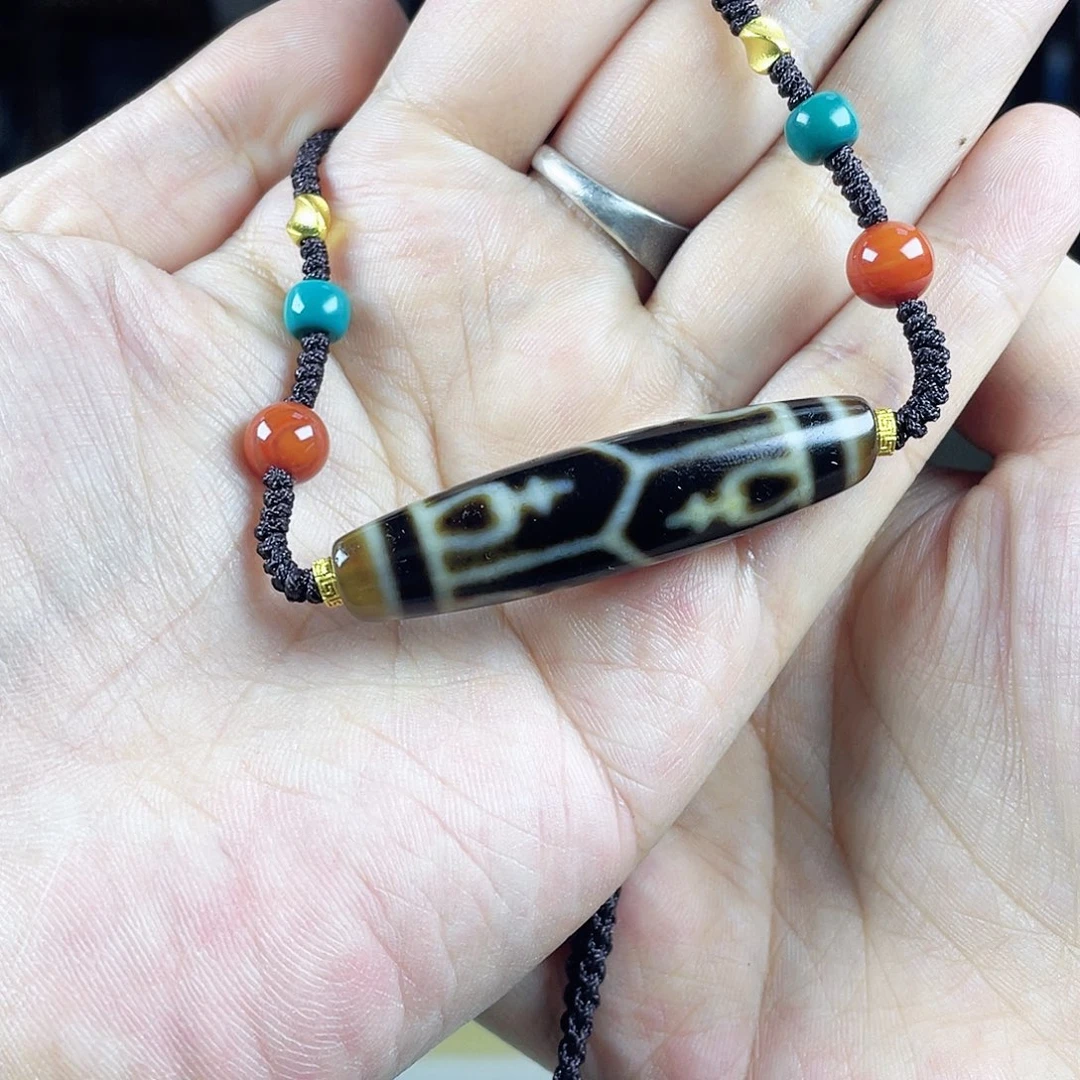 玛瑙/玉髓合金颈饰张魁