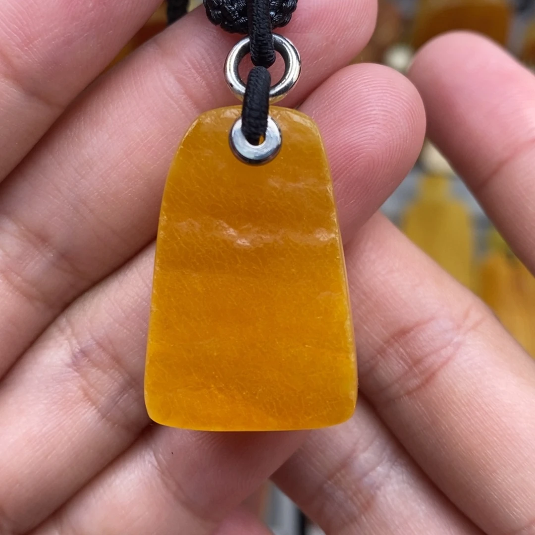 未镶嵌琥珀珠宝奇石