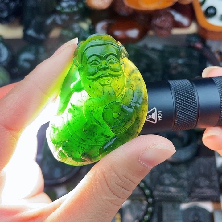 未镶嵌蛇纹石玉手串泰山玉财神爷