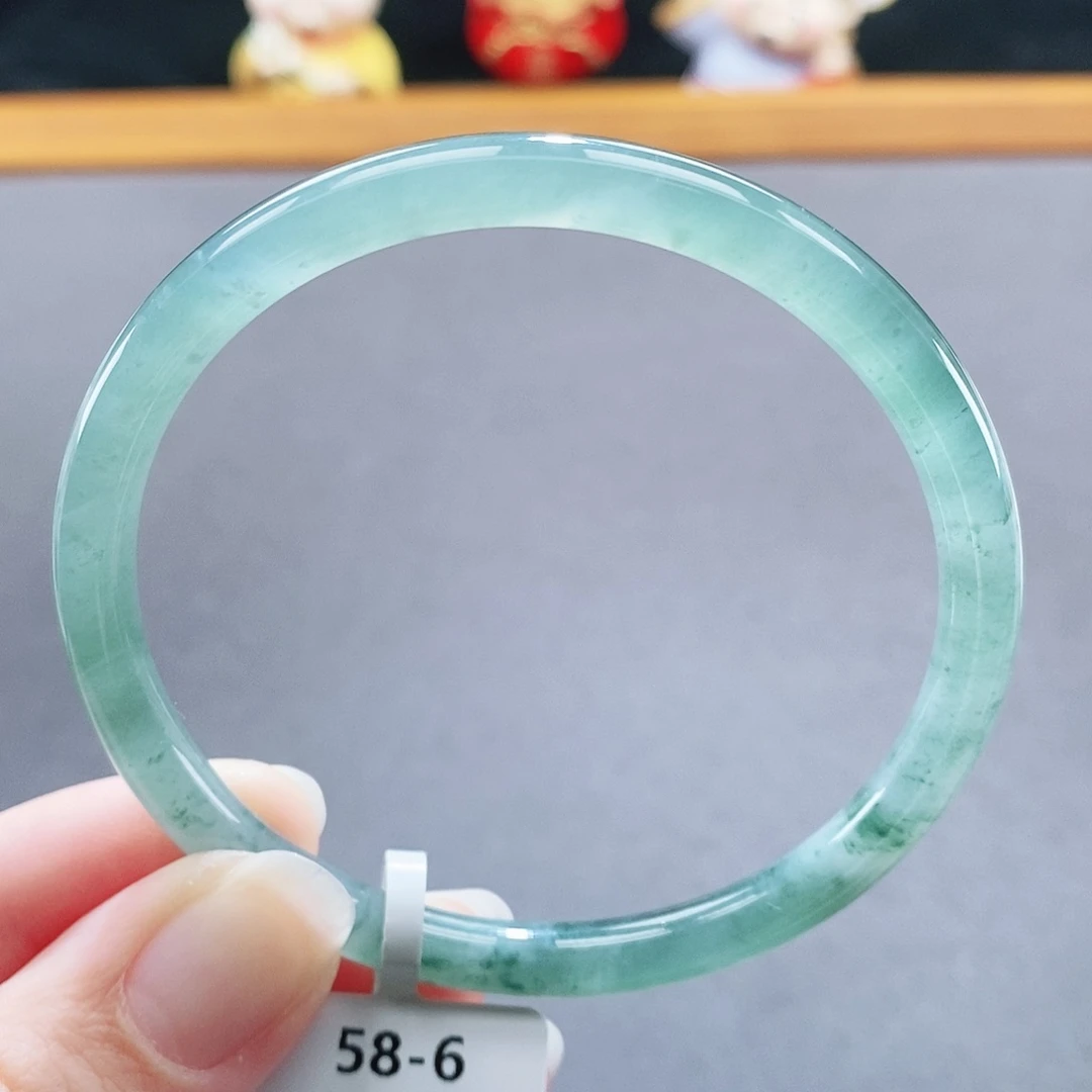 翡翠未镶嵌手镯71