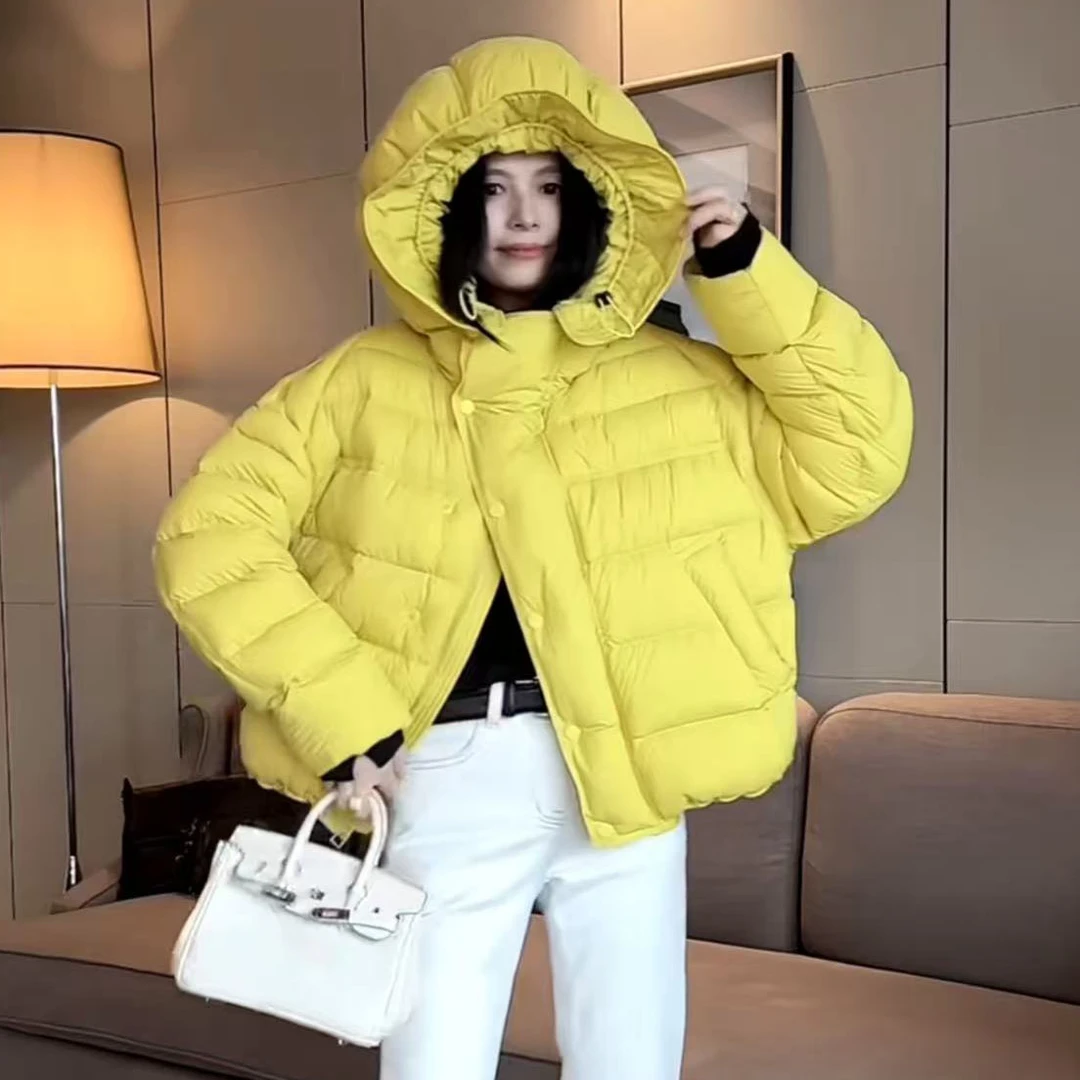 今年流行穿搭2025秋冬新款温柔风白鸭绒短款连帽棉服黄色外套上衣