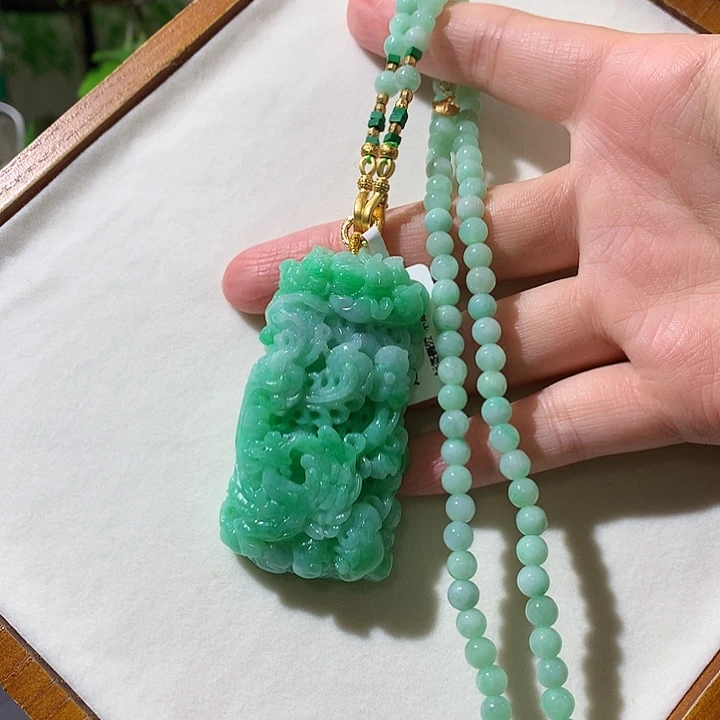 翡翠未镶嵌颈饰翡翠吊坠