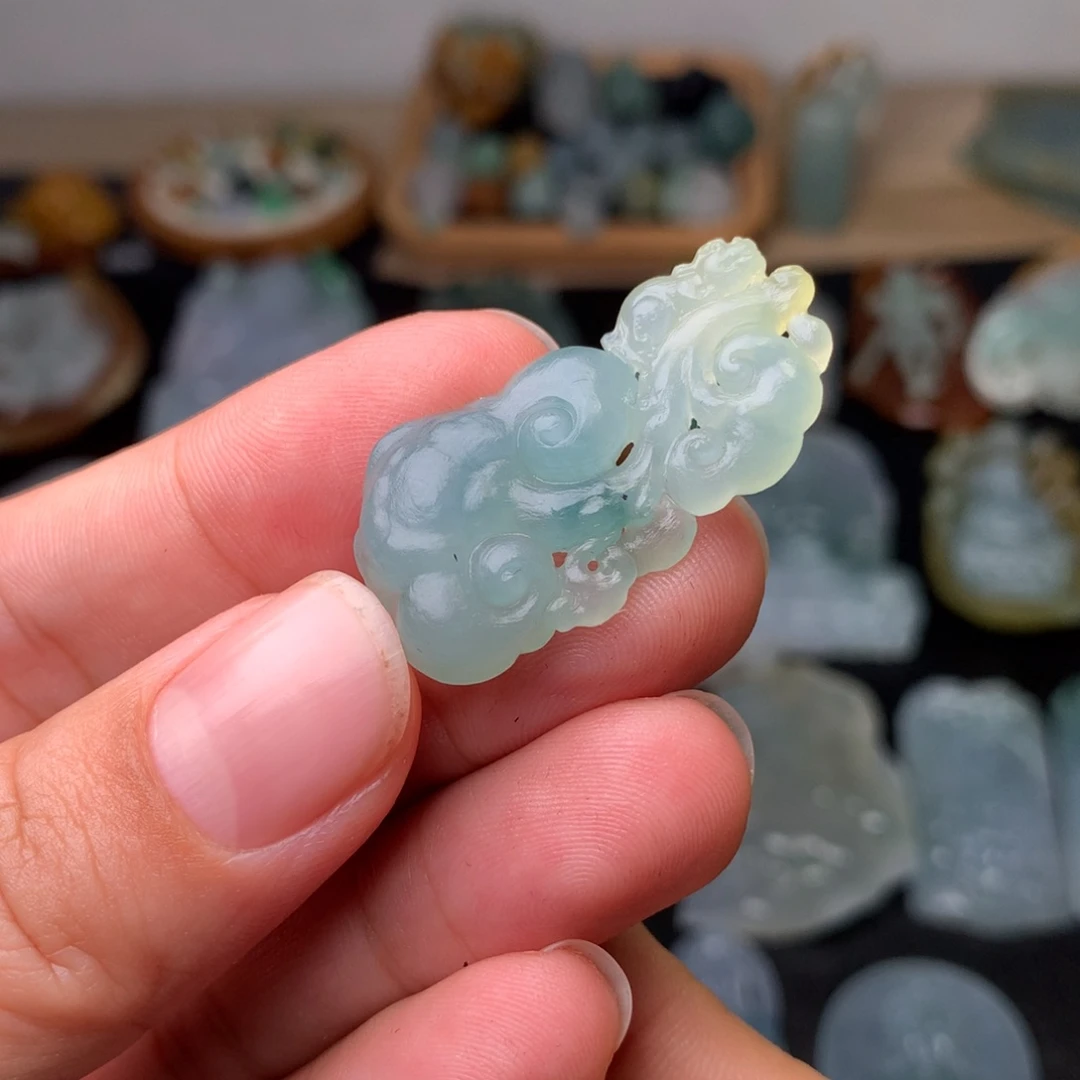 定制翡翠未镶嵌如意