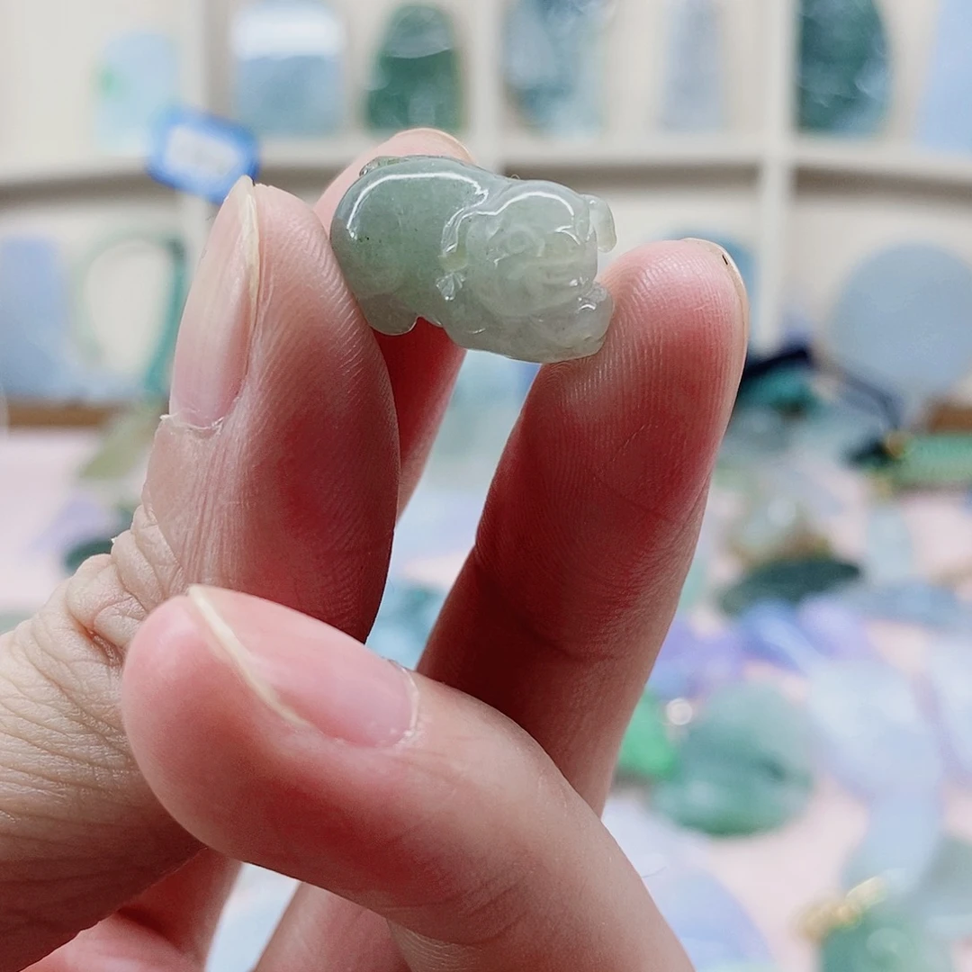 颈饰未镶嵌翡翠天然