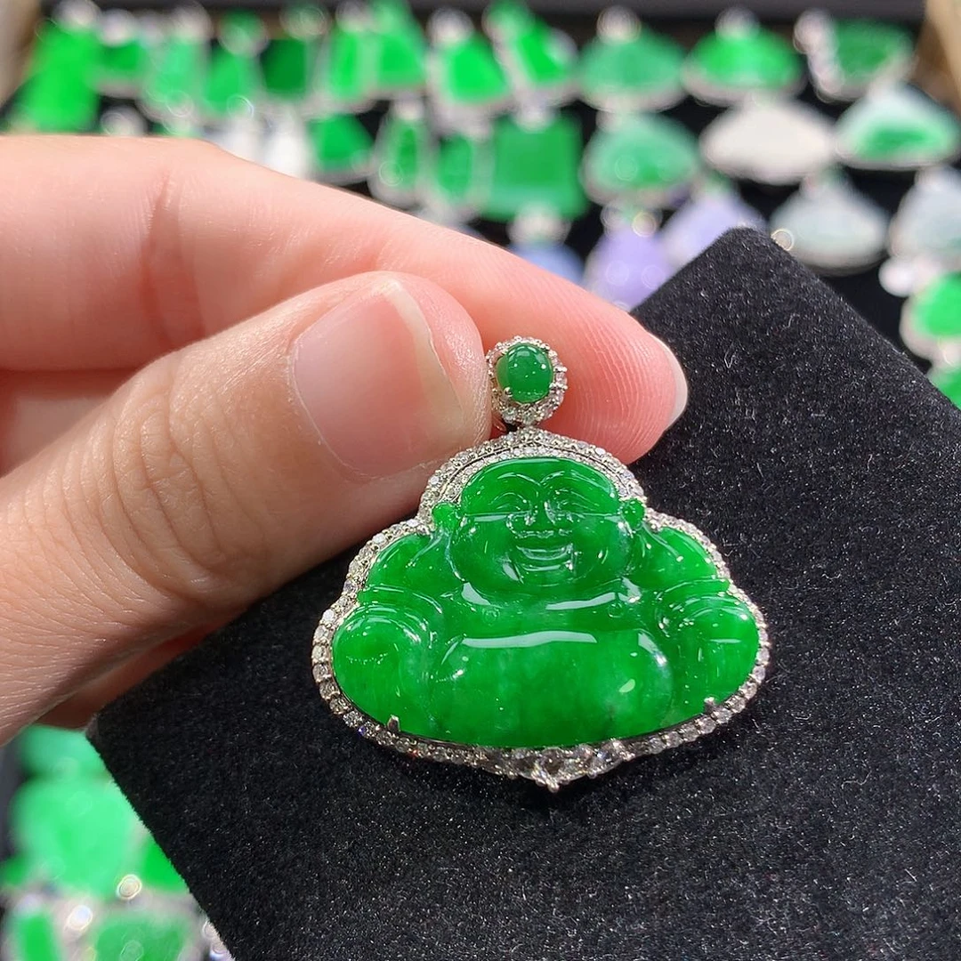 翡翠18K金镶嵌颈饰