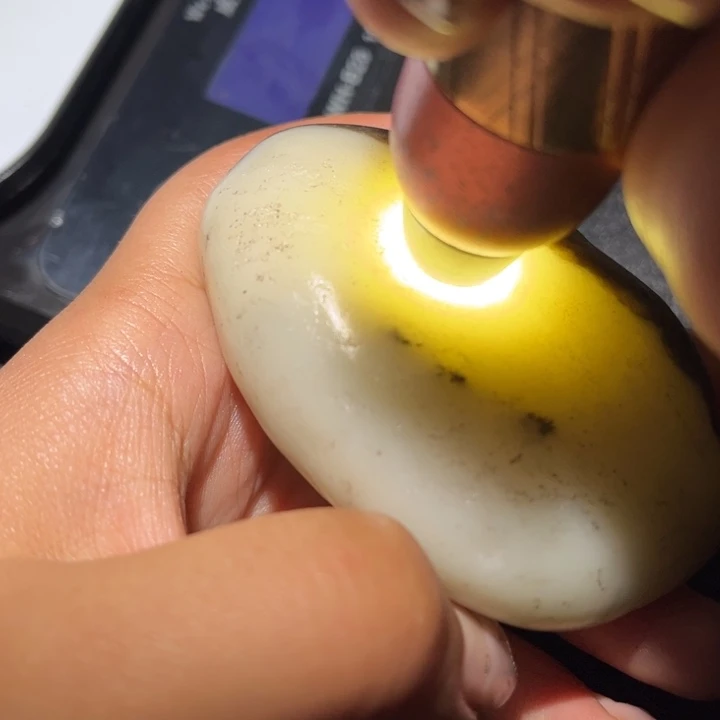 和田玉未镶嵌珠宝奇石