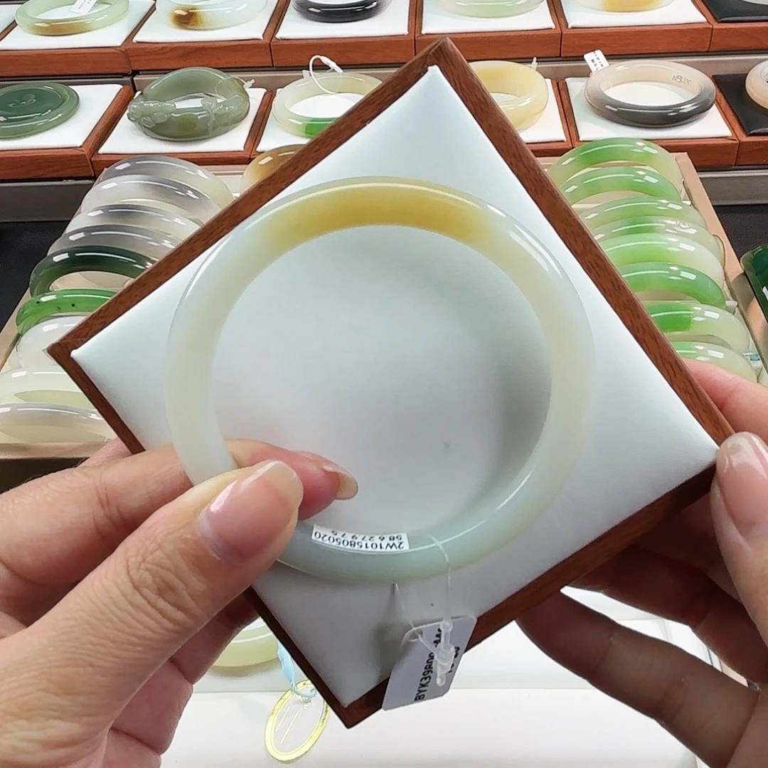 和田玉未镶嵌手镯58美人条